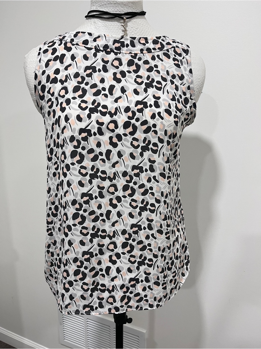 LOFT Leopard Print Sleeveless Tank in White, Black & Pink